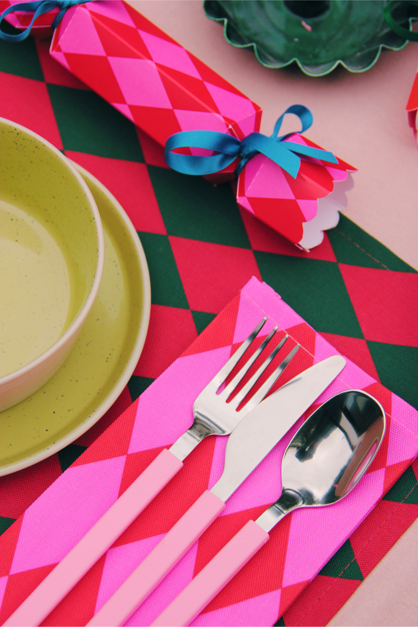 Red & Green Placemat/Napkin Pair