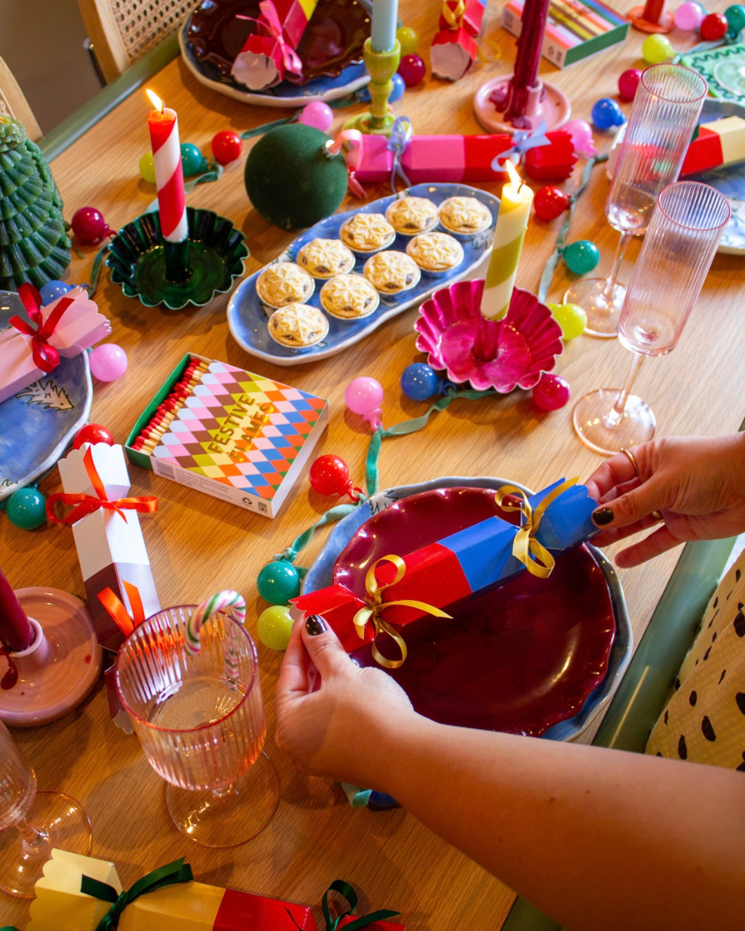 Fill-Your-Own Multicoloured Christmas Crackers