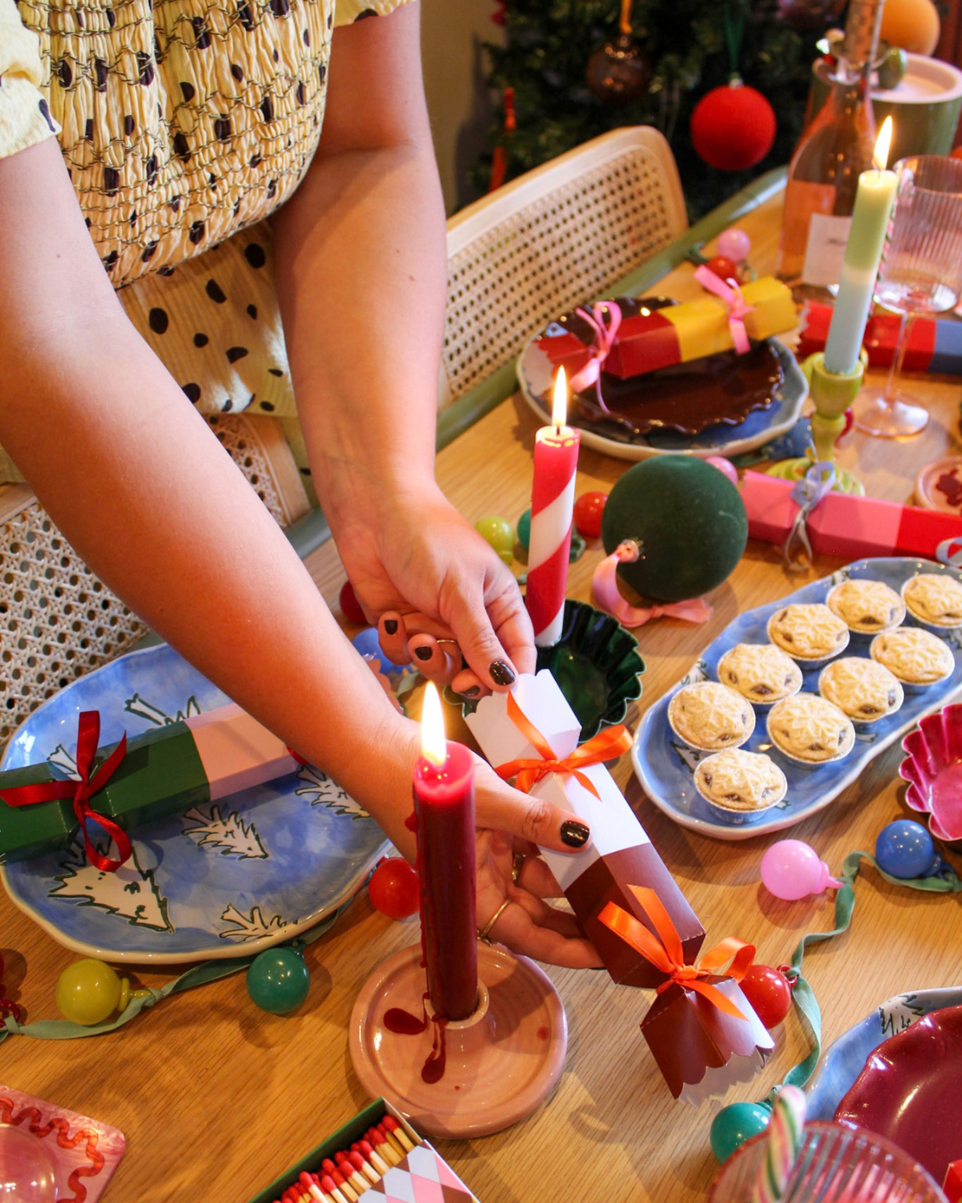 Fill-Your-Own Multicoloured Christmas Crackers