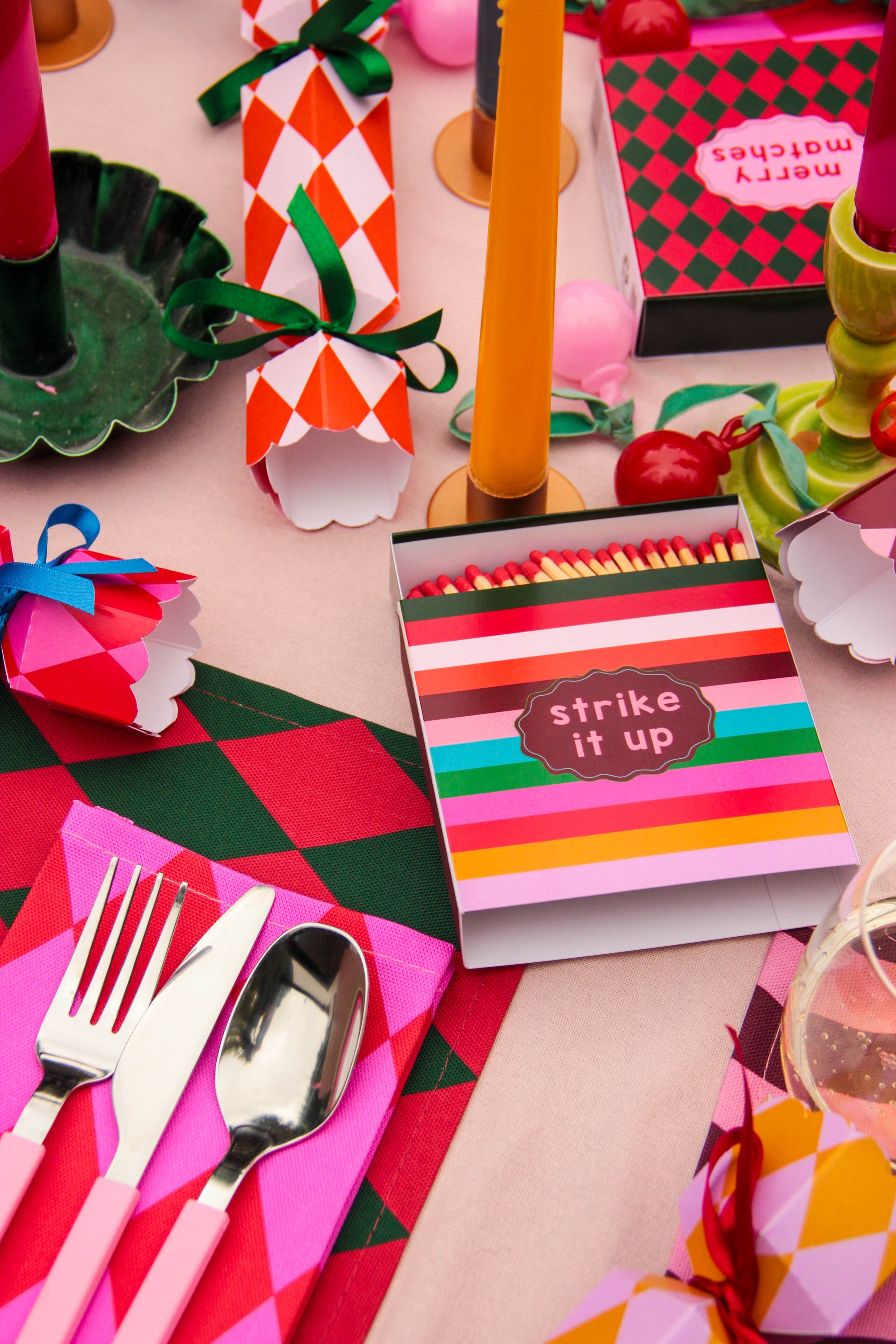 Red & Green Placemat/Napkin Pair