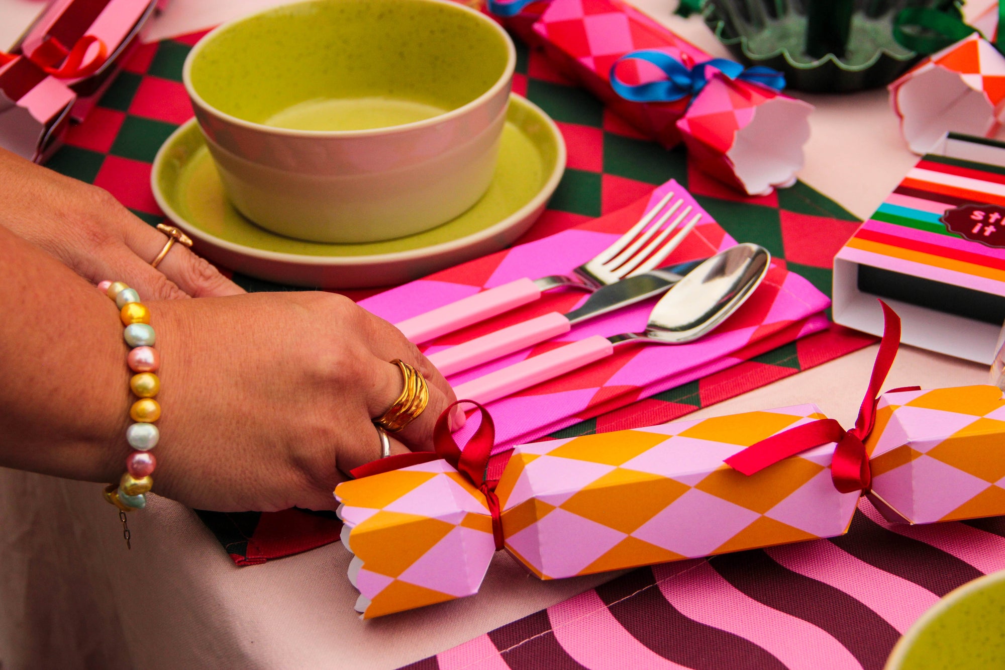 Red & Green Placemat/Napkin Pair