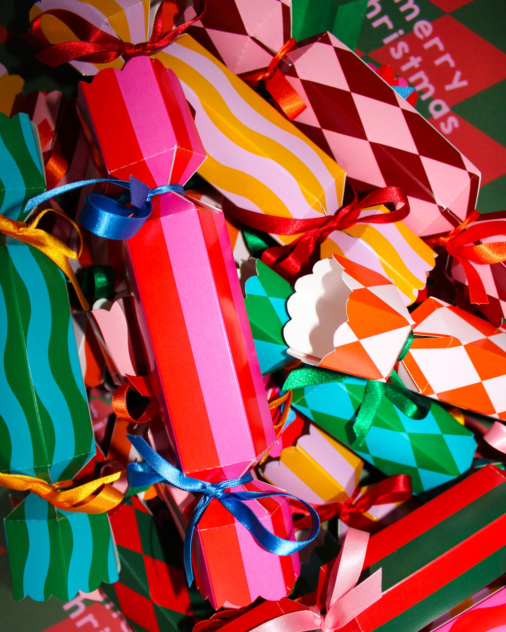 SINGLE Pink & Maroon Christmas Cracker