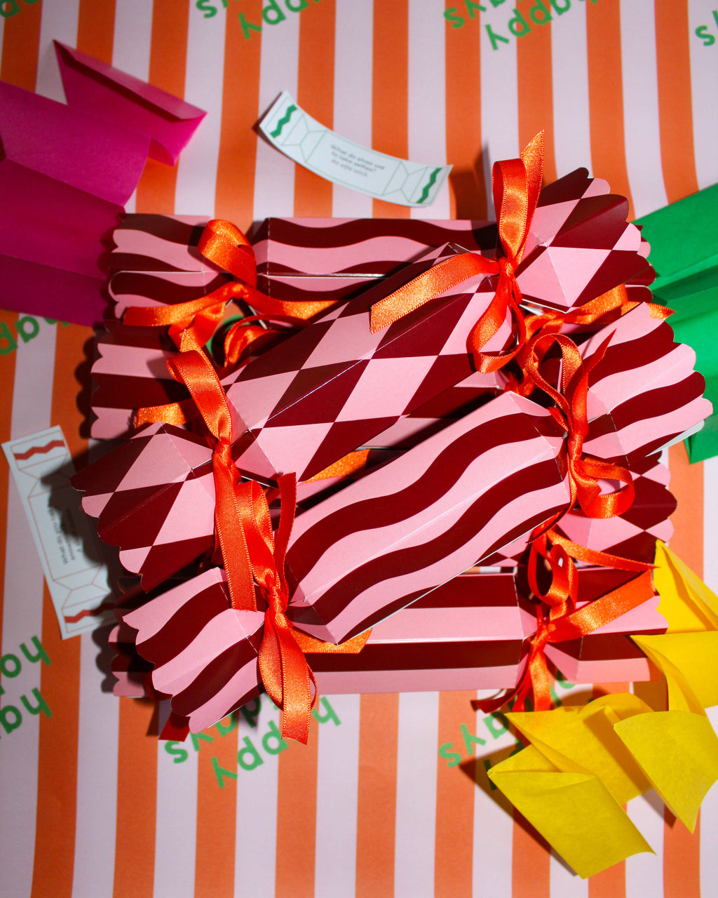 SINGLE Pink & Maroon Christmas Cracker