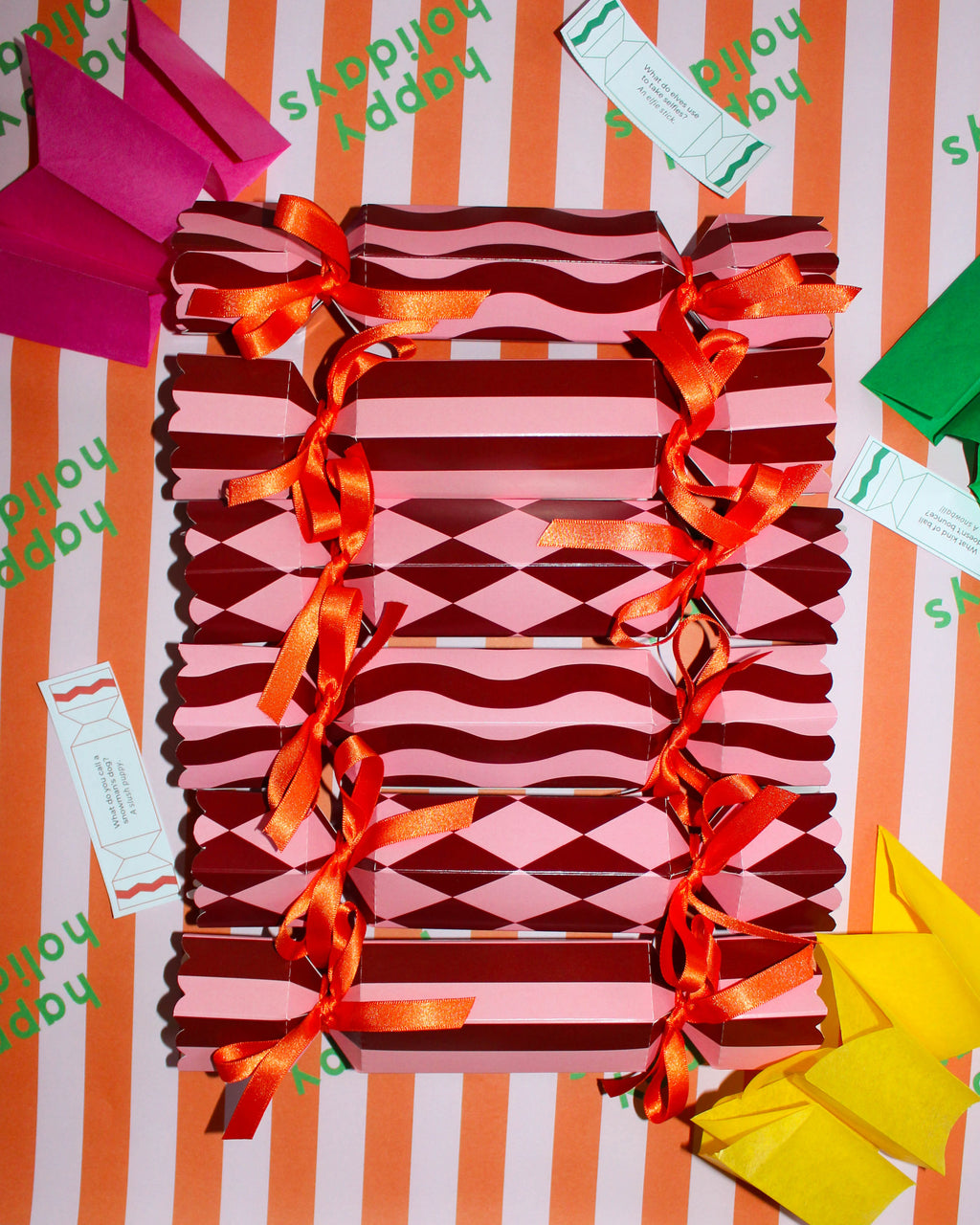 SINGLE Pink & Maroon Christmas Cracker