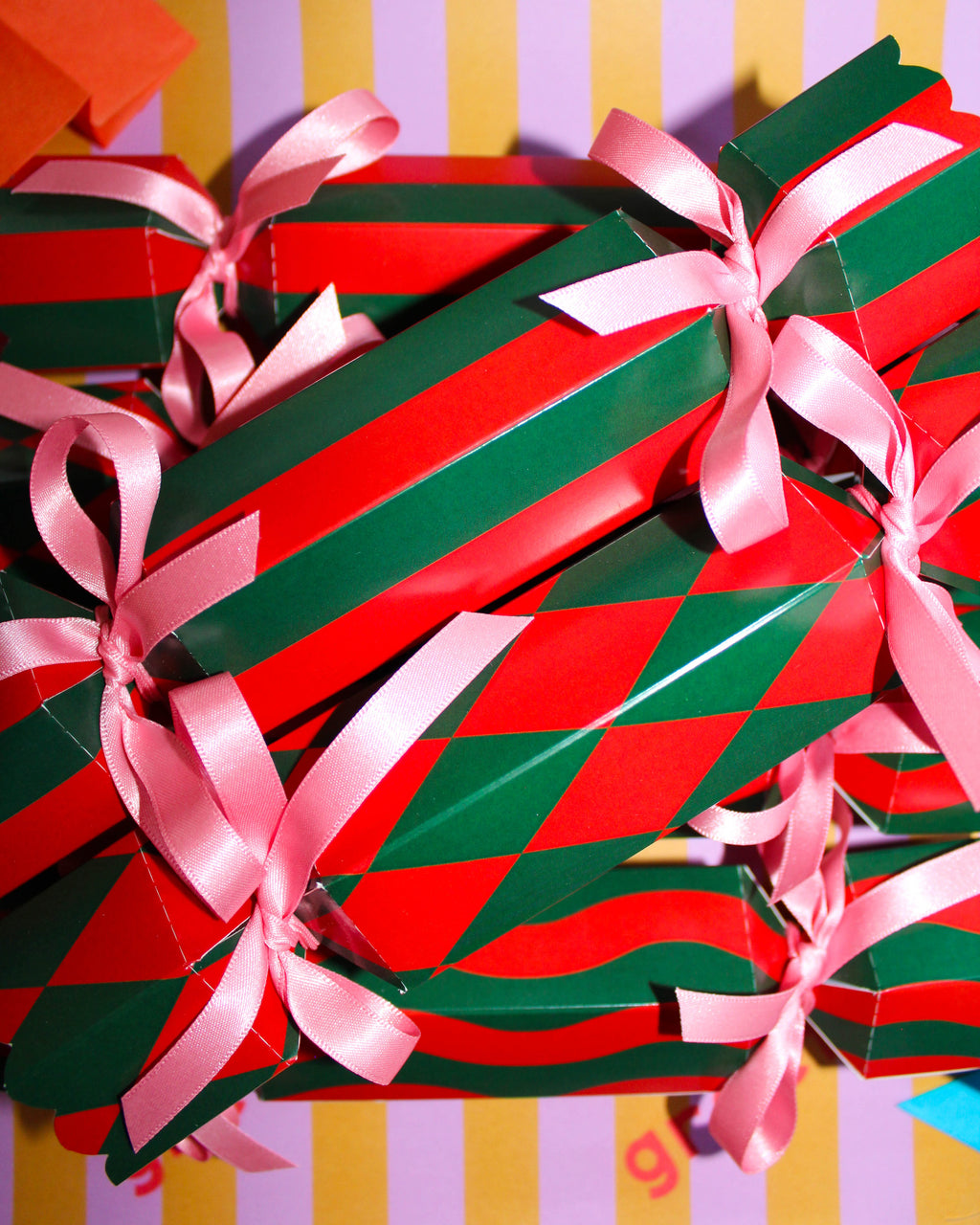 SINGLE Red & Green Christmas Cracker