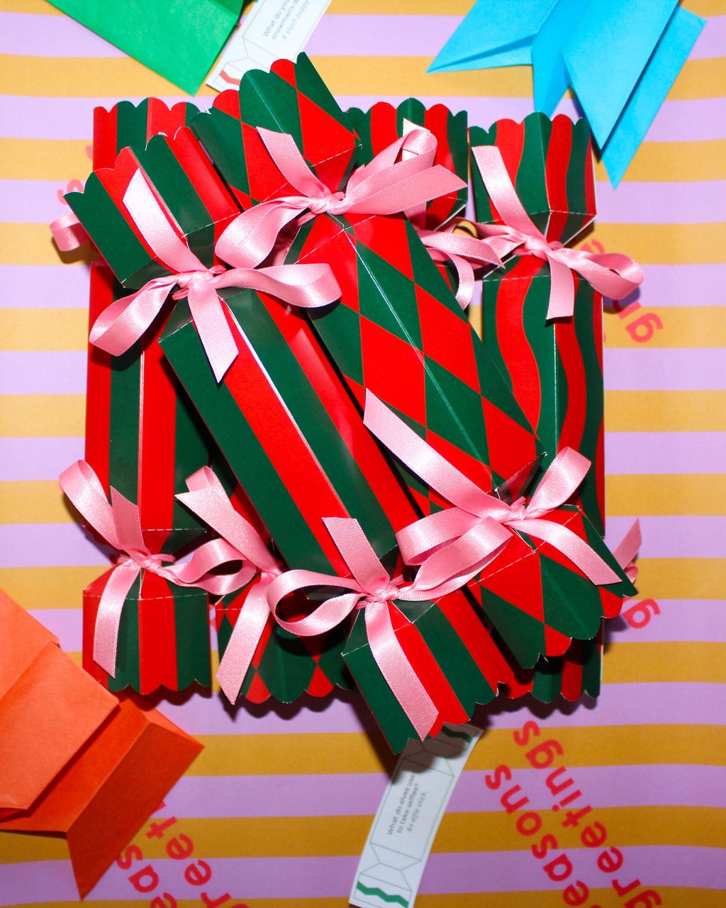 SINGLE Red & Green Christmas Cracker