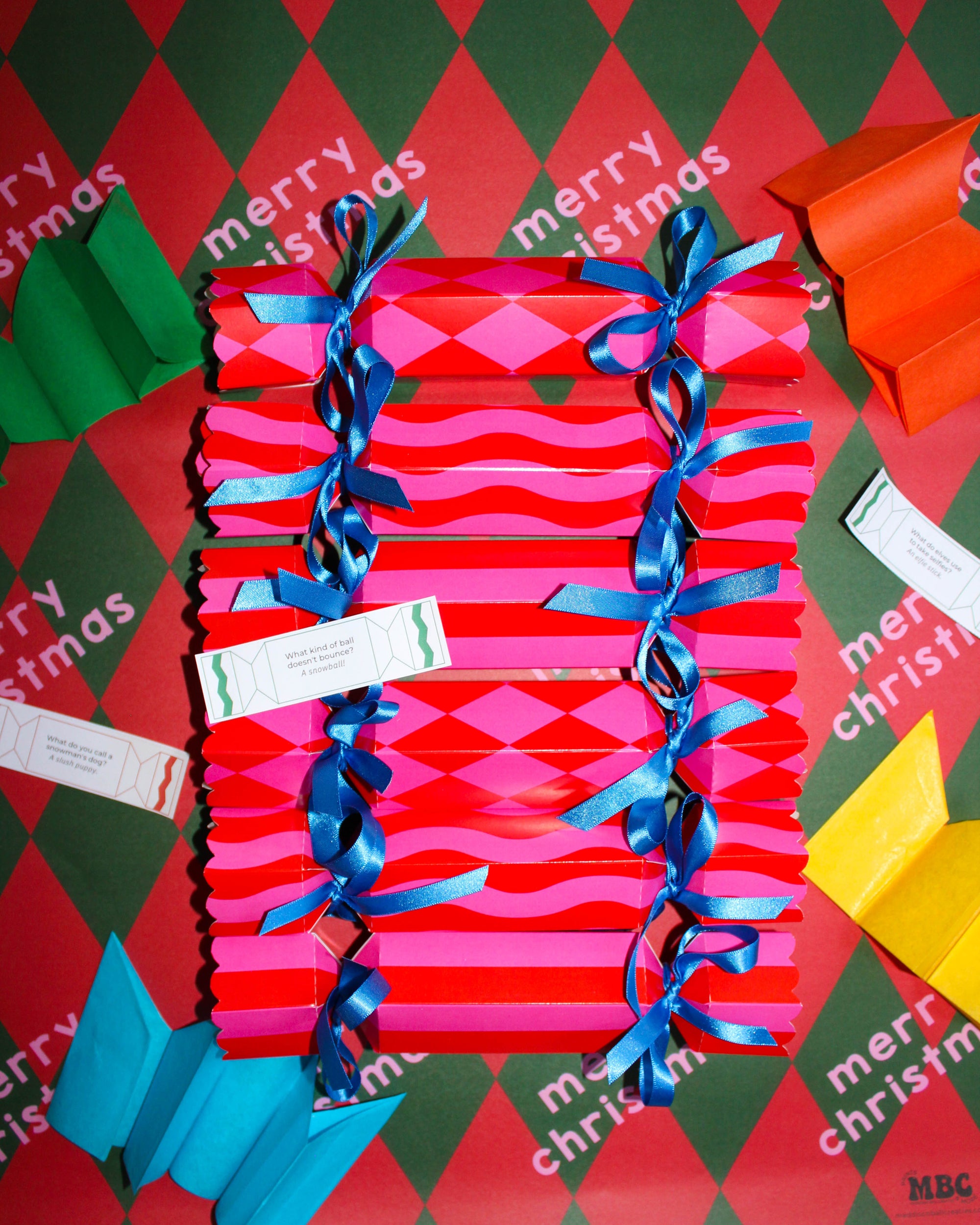 SINGLE Pink & Red Christmas Crackers